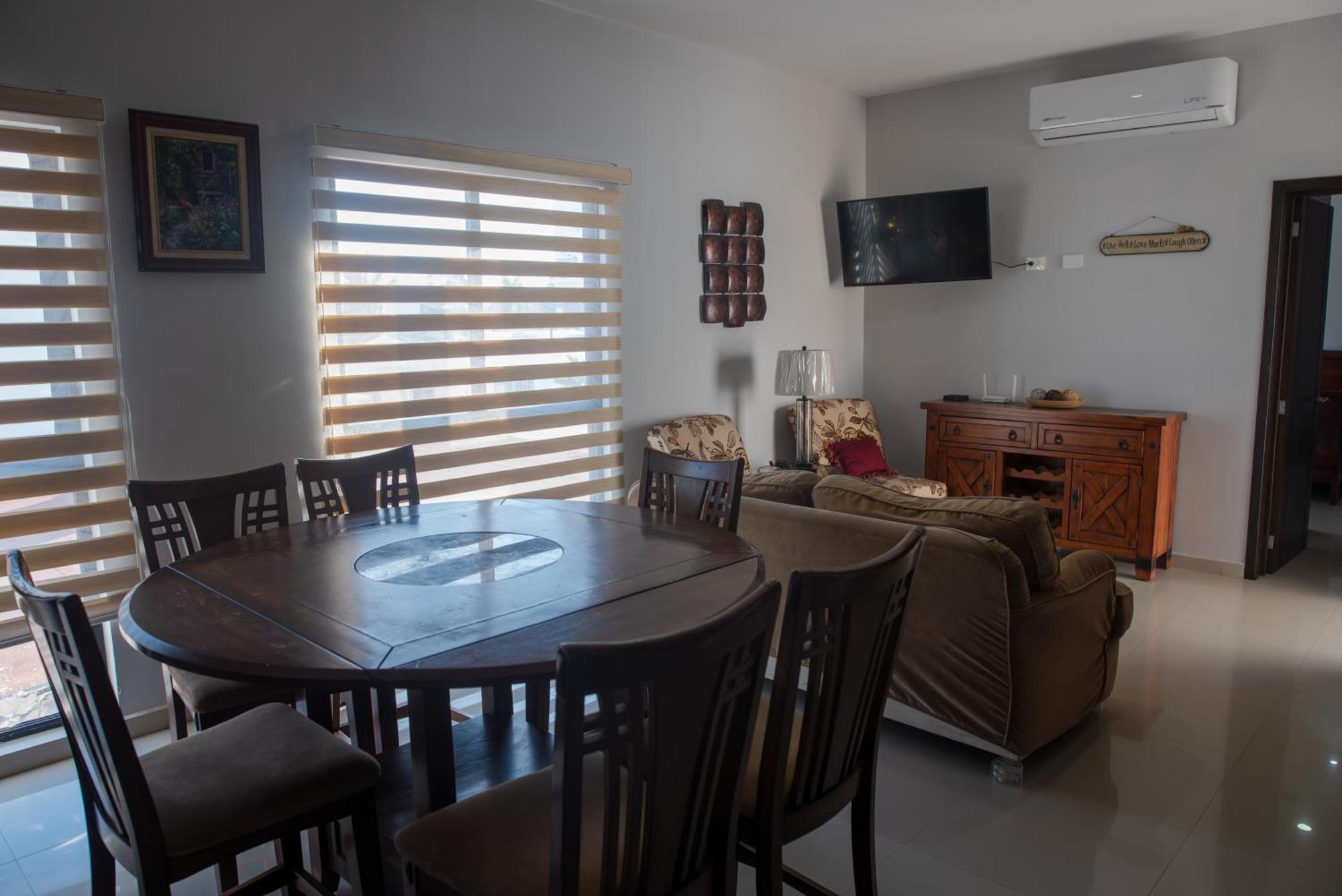 מזטלן 2Br/2Ba Condo 1 Block To Ocean! - Unit #5 מראה חיצוני תמונה