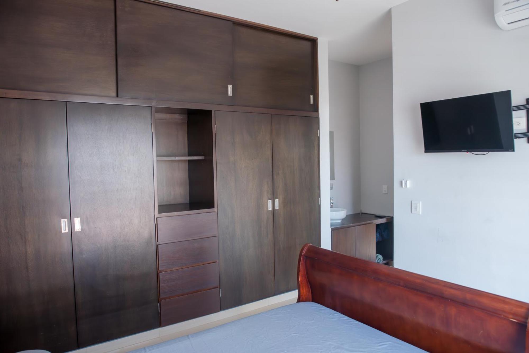 מזטלן 2Br/2Ba Condo 1 Block To Ocean! - Unit #5 מראה חיצוני תמונה